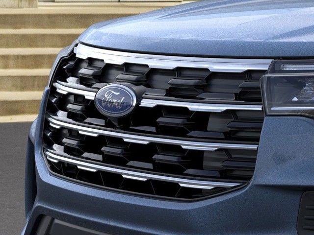 Ford Explorer Vehicle Image 17