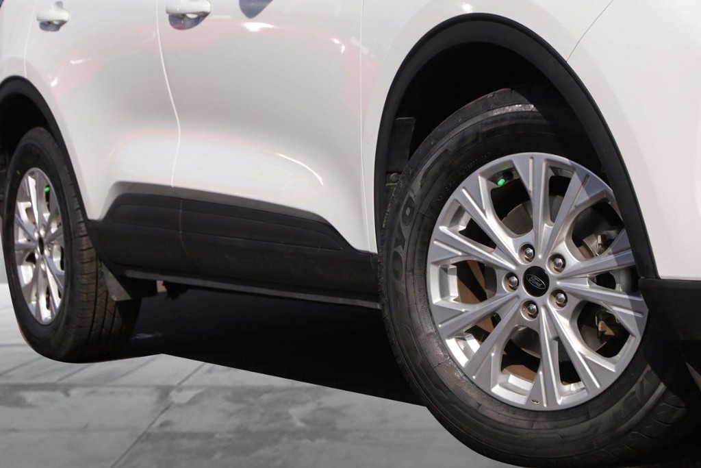 Ford Escape Vehicle Image 03