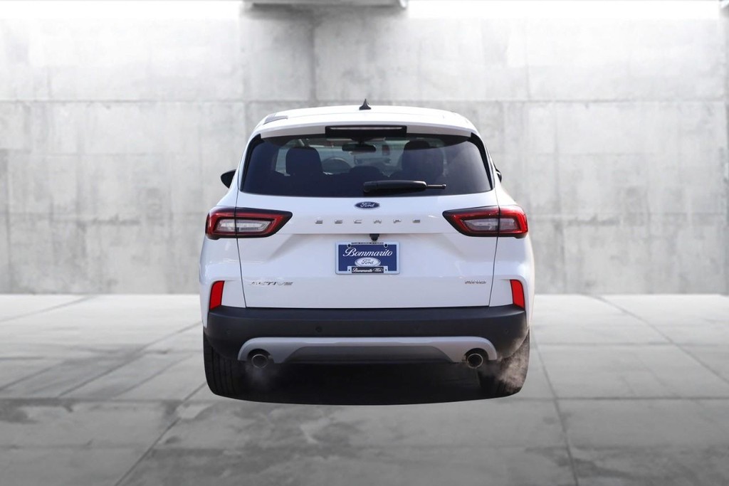 Ford Escape Vehicle Image 06