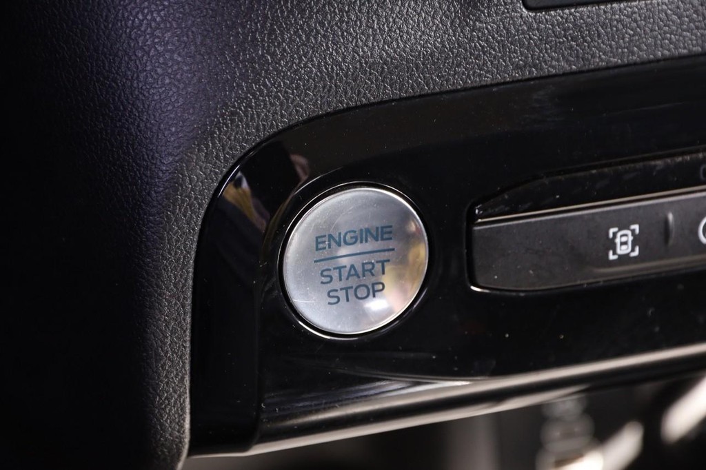 Ford Escape Vehicle Image 15