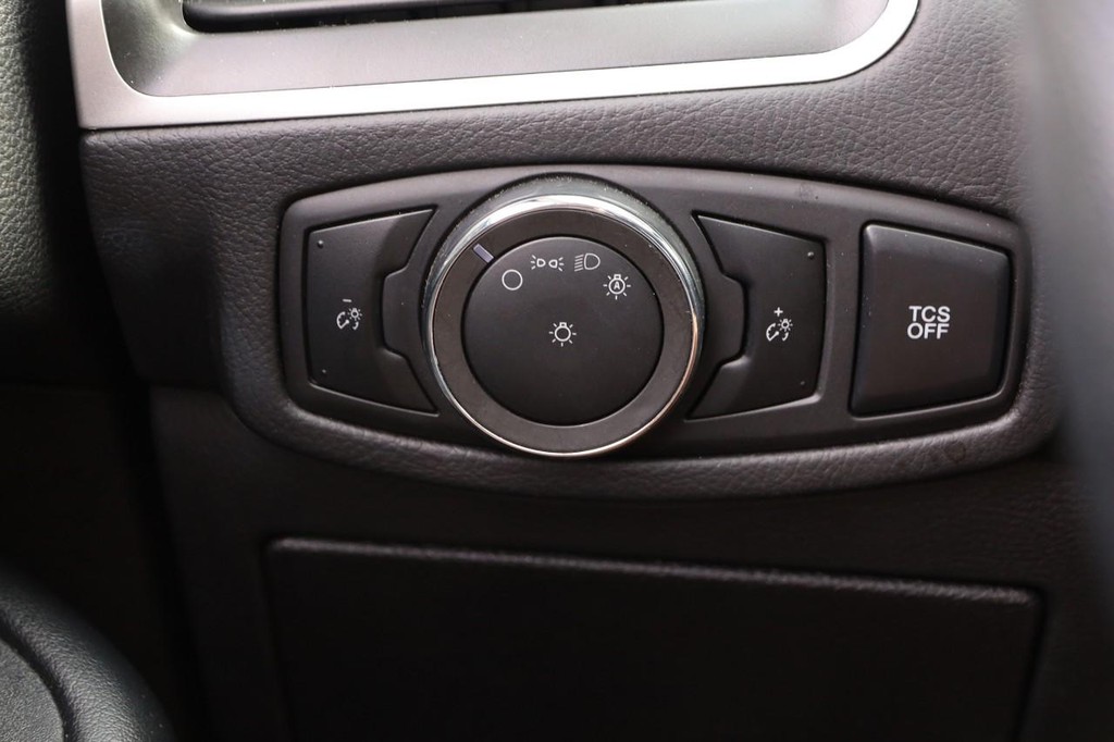 Ford Edge Vehicle Image 18