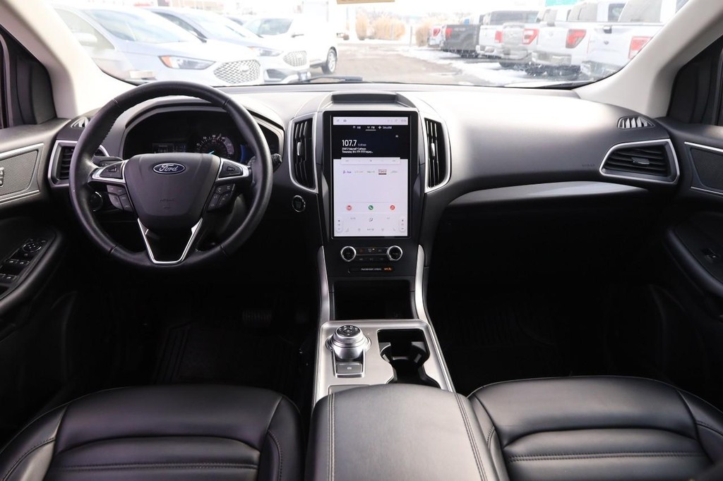 Ford Edge Vehicle Image 19