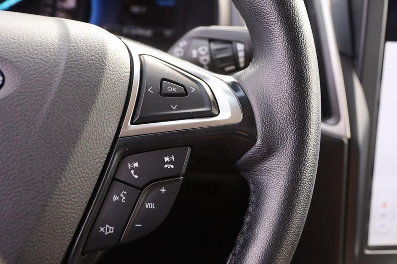 Ford Edge Vehicle Image 12