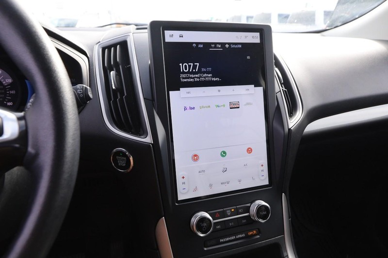 Ford Edge Vehicle Image 15