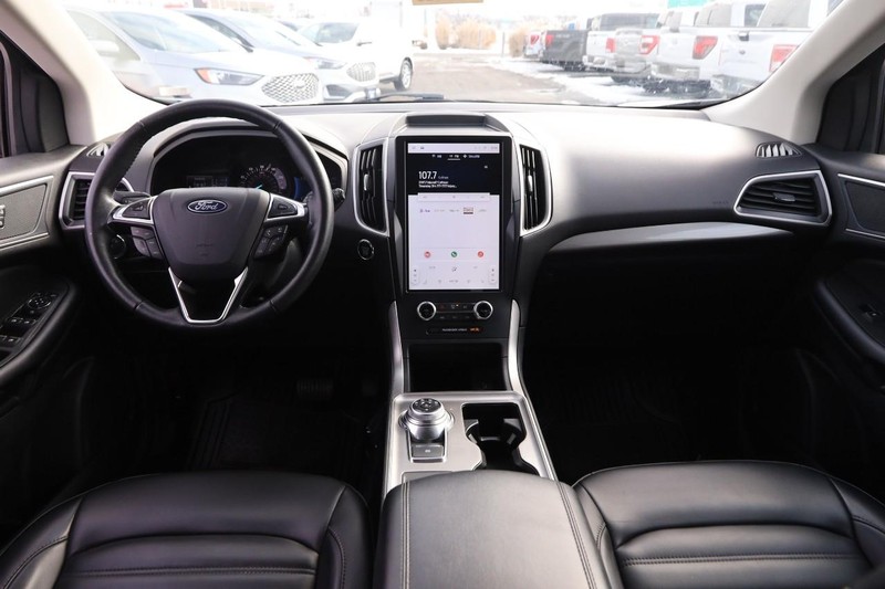 Ford Edge Vehicle Image 19