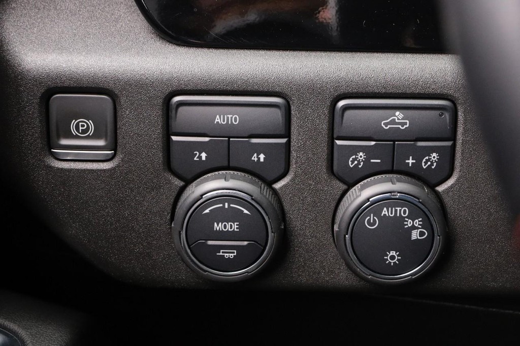 Chevrolet Silverado 1500 Vehicle Image 18