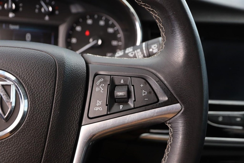 Buick Encore Vehicle Full-screen Gallery Image 12