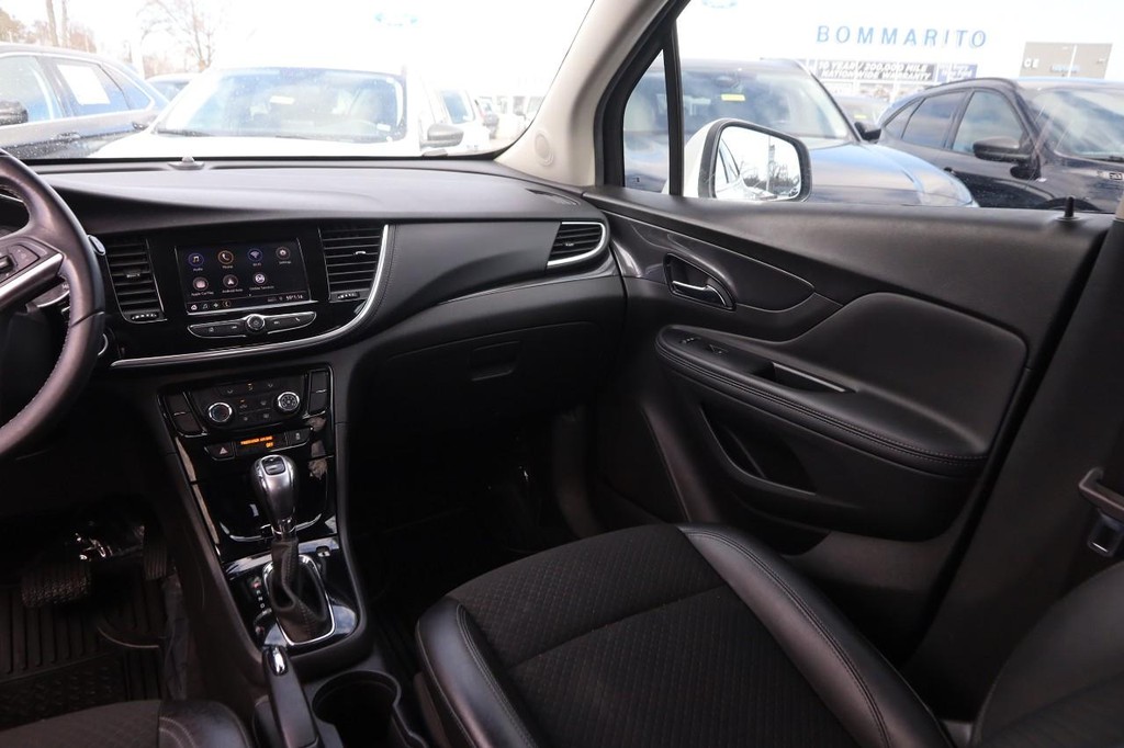 Buick Encore Vehicle Full-screen Gallery Image 23