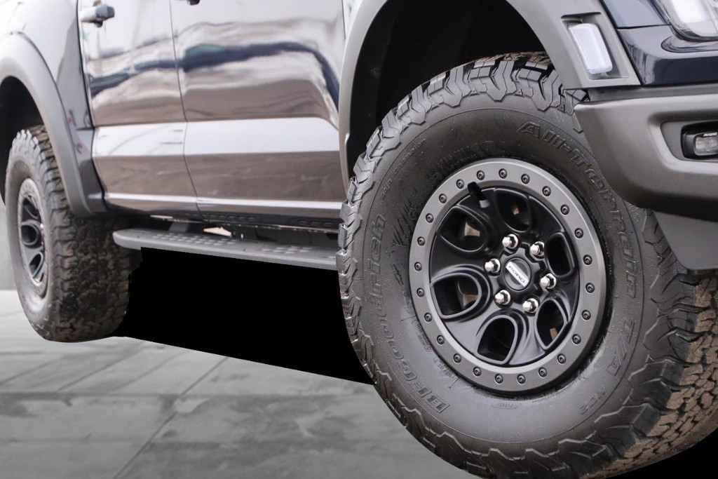 Ford F-150 Vehicle Full-screen Gallery Image 3