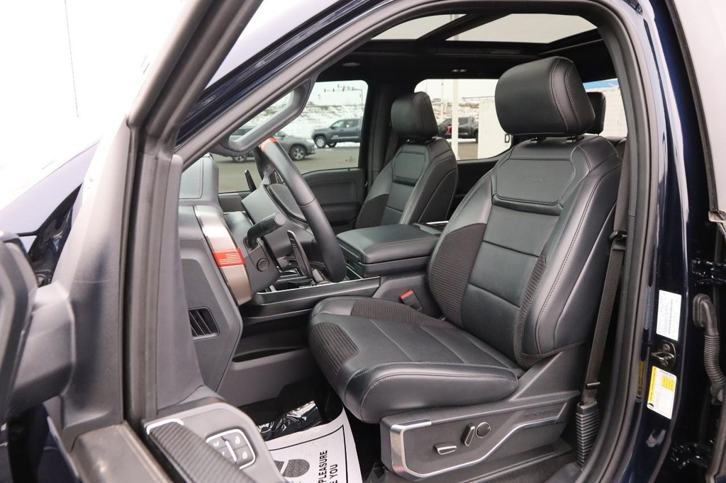 Ford F-150 Vehicle Full-screen Gallery Image 9