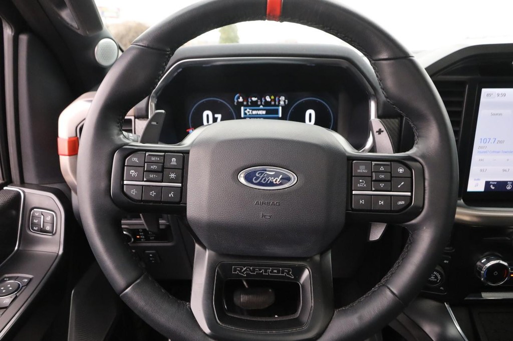 Ford F-150 Vehicle Full-screen Gallery Image 11