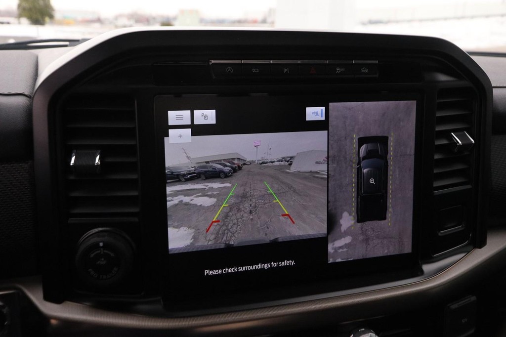 Ford F-150 Vehicle Full-screen Gallery Image 17