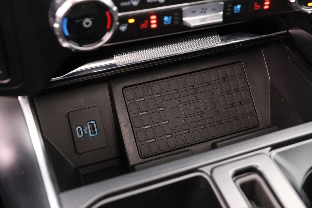 Ford F-150 Vehicle Full-screen Gallery Image 20