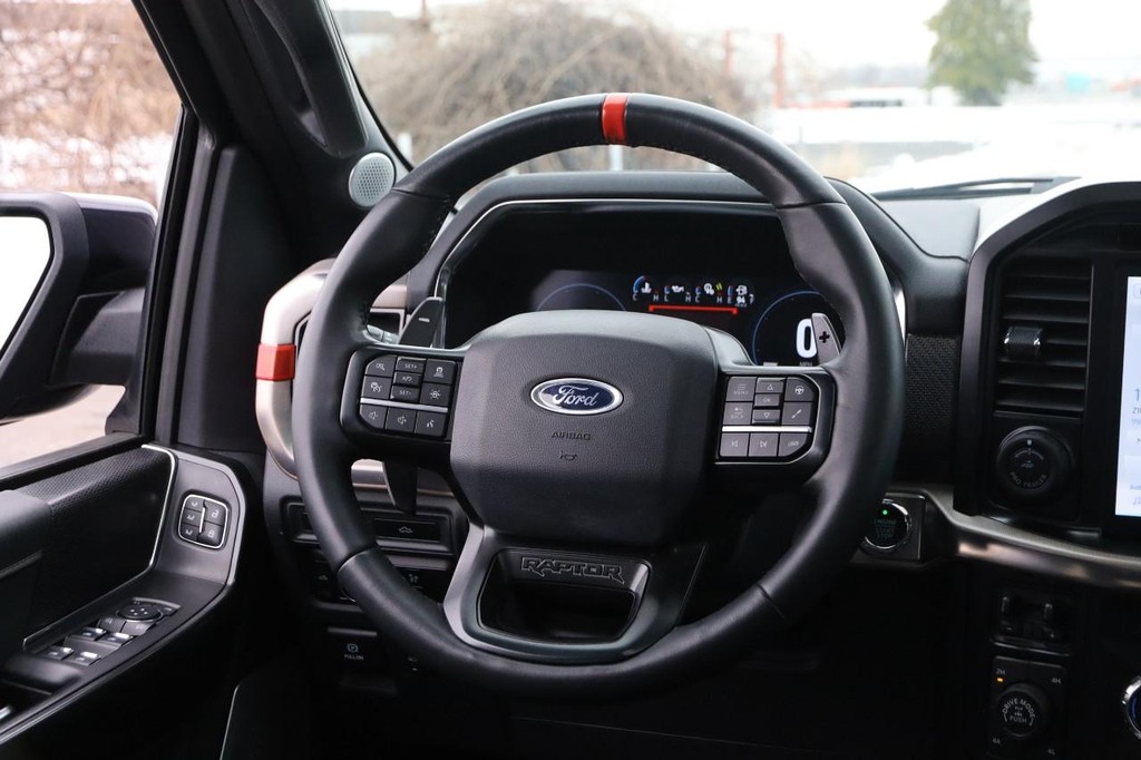 Ford F-150 Vehicle Full-screen Gallery Image 24