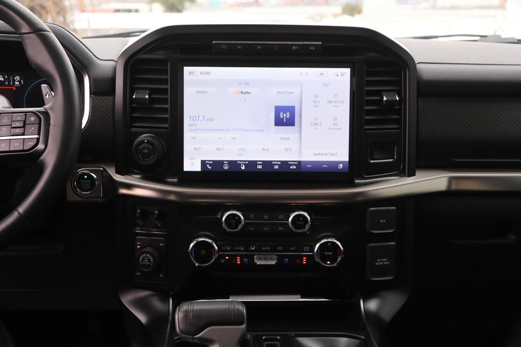 Ford F-150 Vehicle Full-screen Gallery Image 25