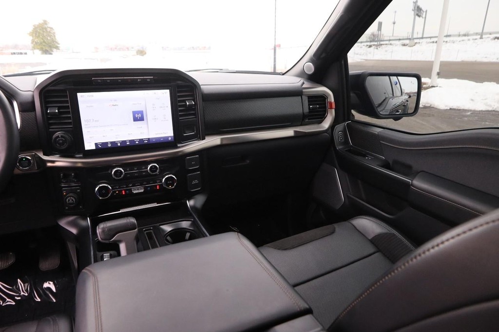 Ford F-150 Vehicle Full-screen Gallery Image 26