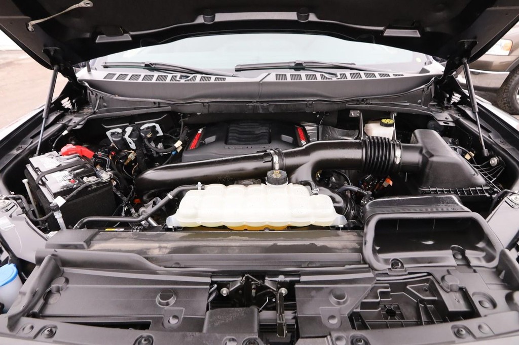 Ford F-150 Vehicle Full-screen Gallery Image 28