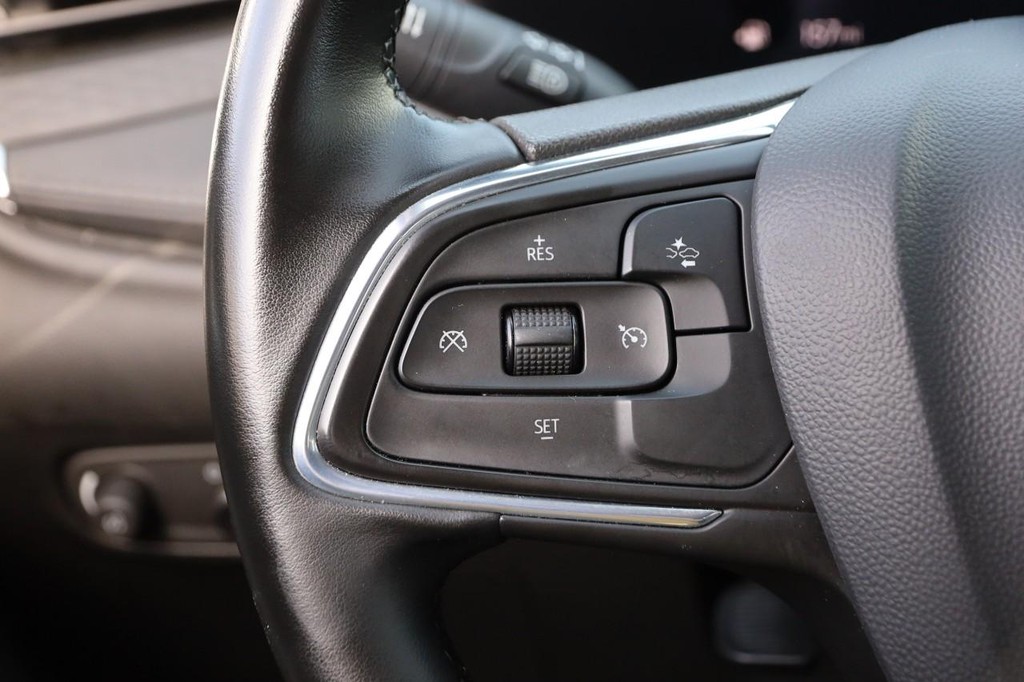 Buick Encore GX Vehicle Image 11