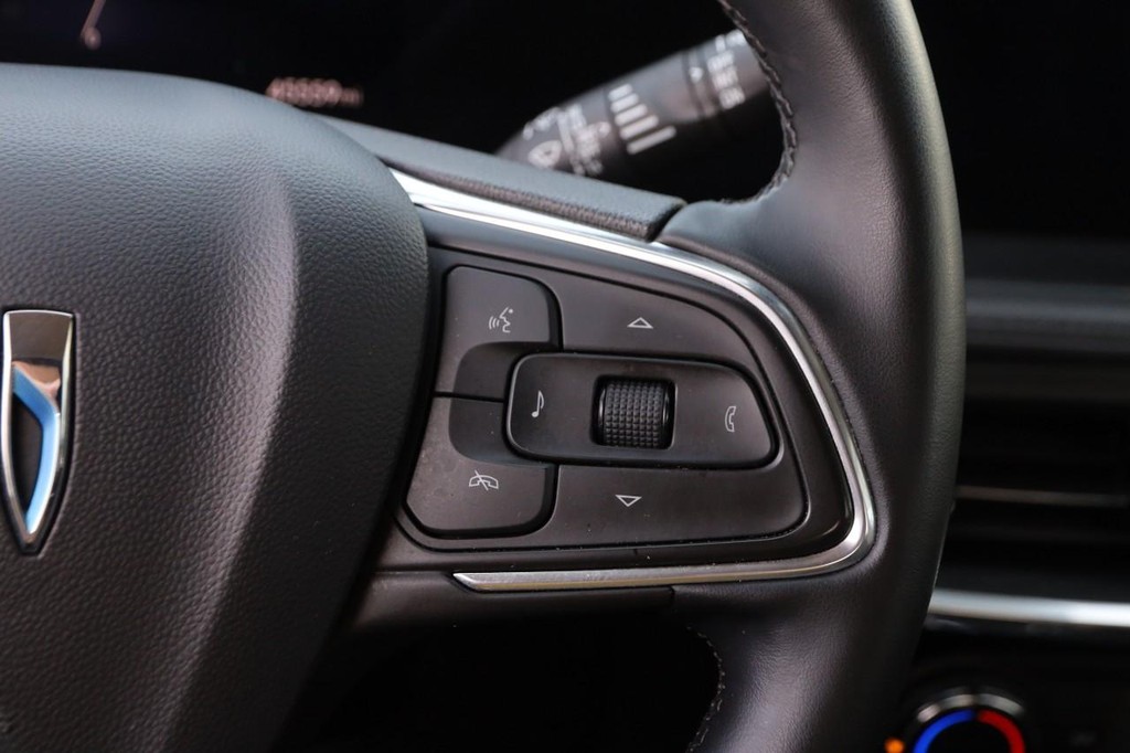 Buick Encore GX Vehicle Image 12