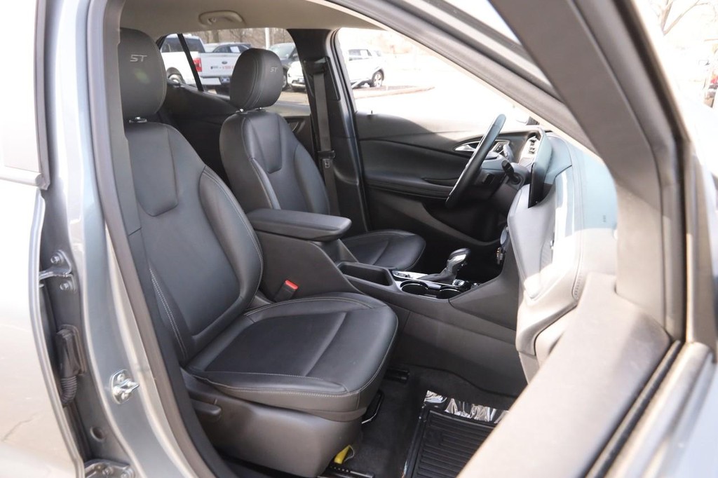 Buick Encore GX Vehicle Image 23