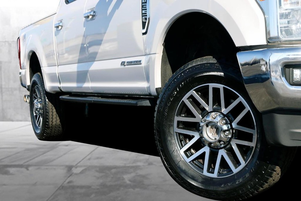 Ford Super Duty F-350 SRW Vehicle Image 03