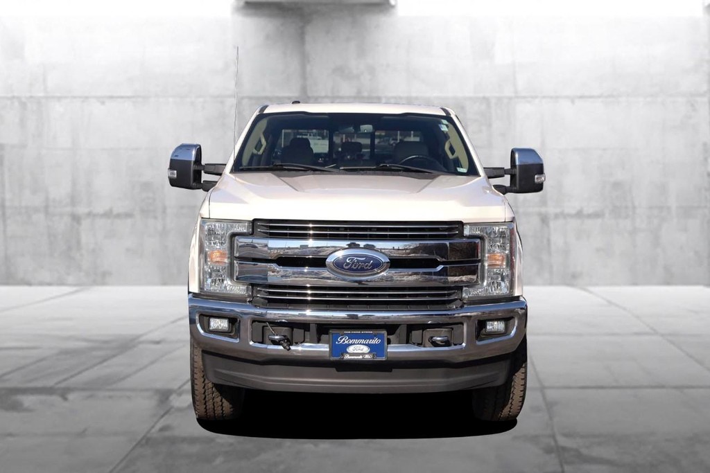 Ford Super Duty F-350 SRW Vehicle Image 04