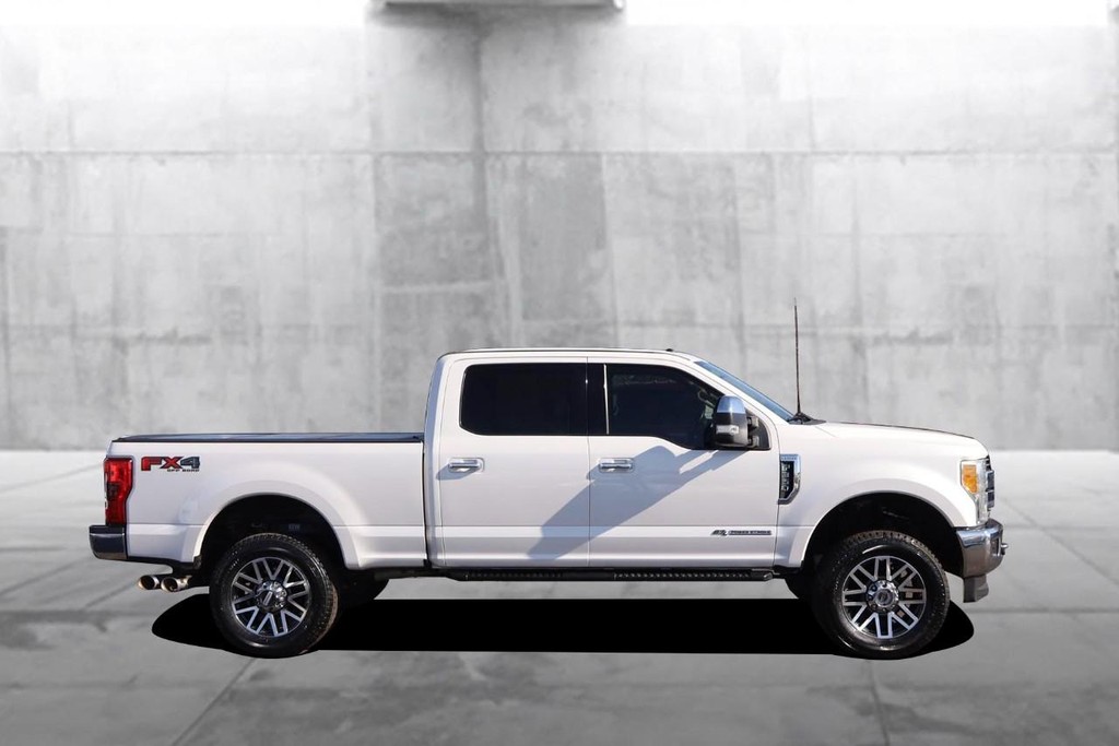 Ford Super Duty F-350 SRW Vehicle Image 05