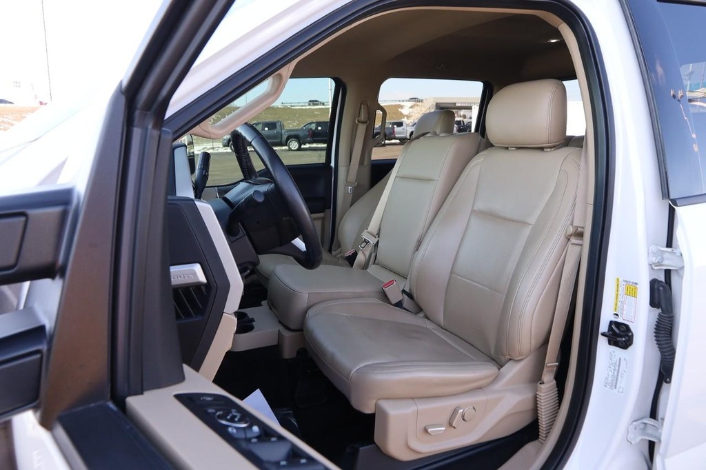 Ford Super Duty F-350 SRW Vehicle Image 08