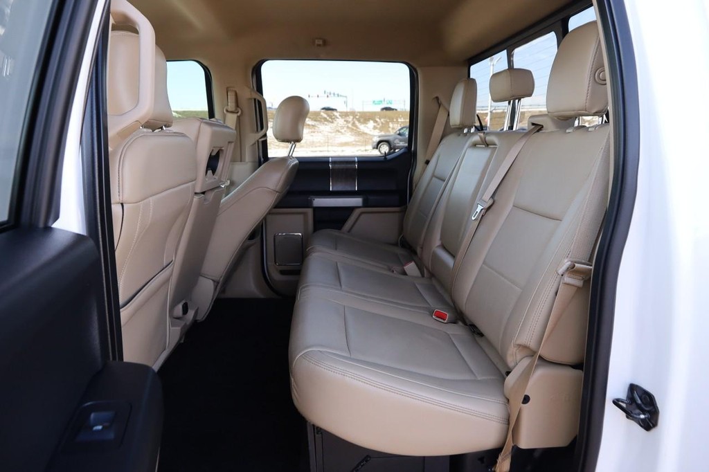 Ford Super Duty F-350 SRW Vehicle Image 09