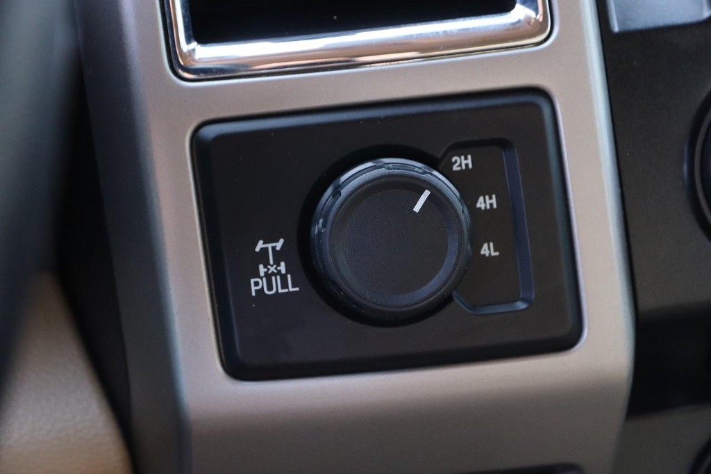 Ford Super Duty F-350 SRW Vehicle Image 14