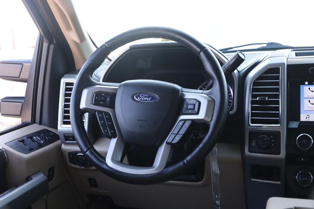 Ford Super Duty F-350 SRW Vehicle Image 21