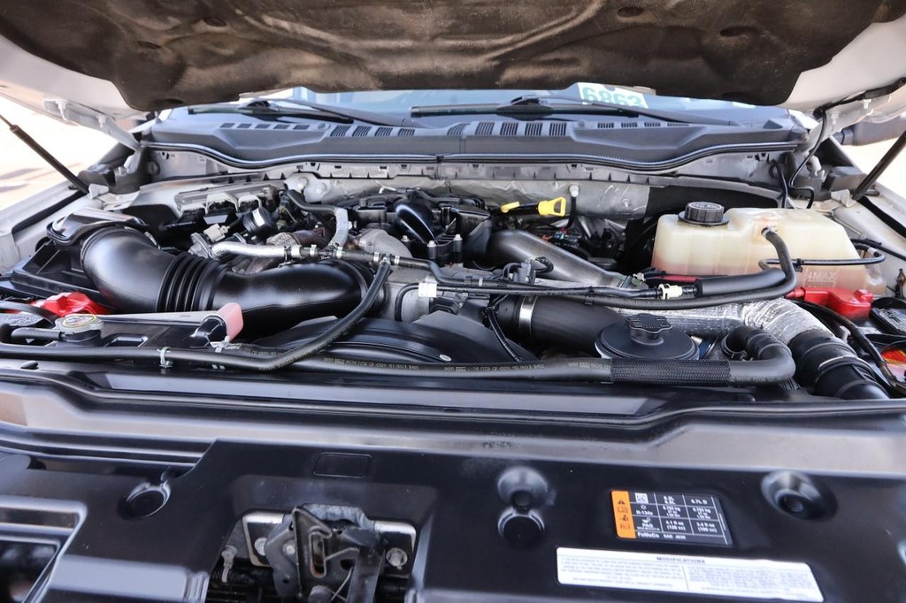 Ford Super Duty F-350 SRW Vehicle Image 25