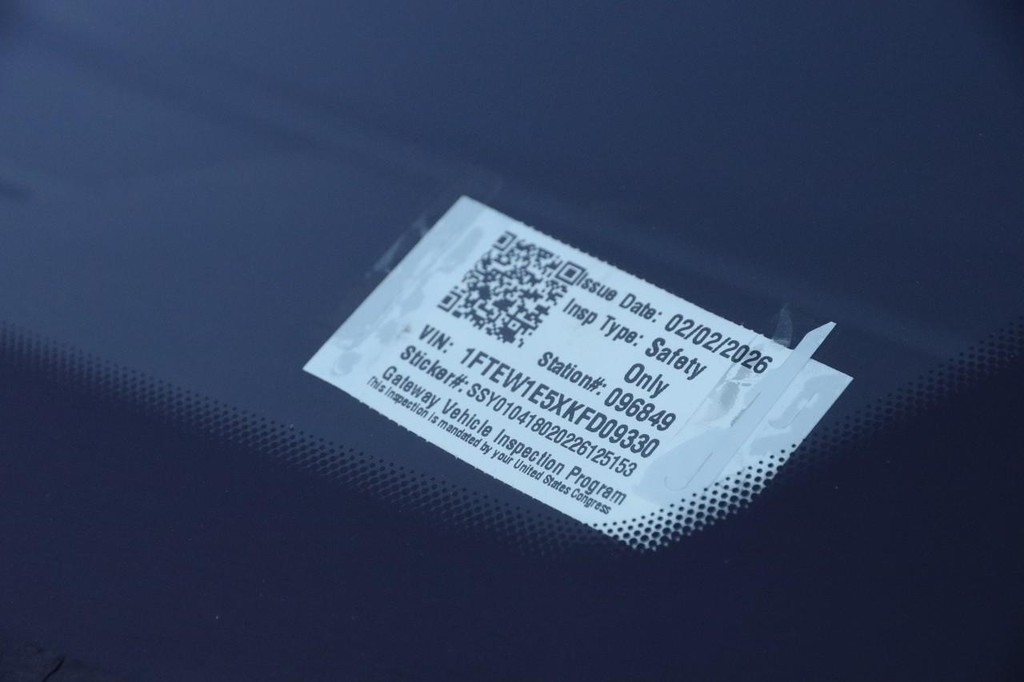 Ford Super Duty F-350 SRW Vehicle Image 27