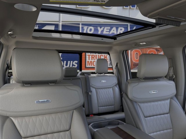 Ford Super Duty F-350 SRW Vehicle Image 22