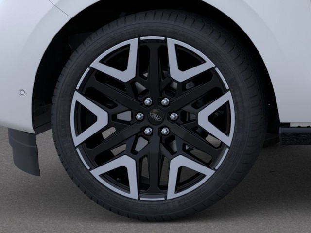 Ford Expedition Max Vehicle Image 19