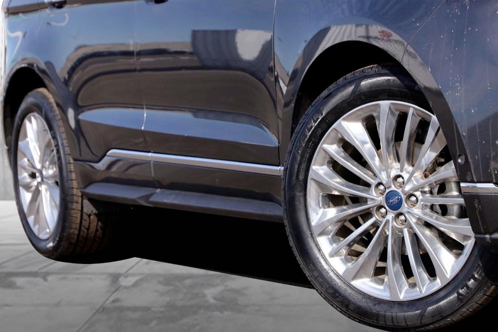 Ford Edge Vehicle Image 03