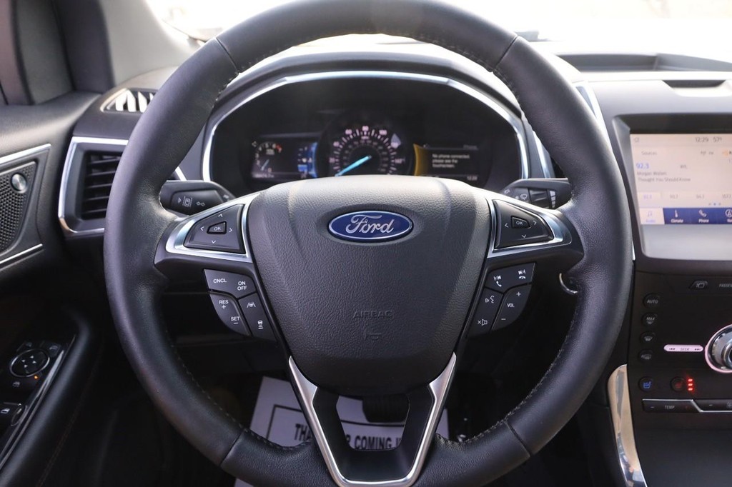 Ford Edge Vehicle Image 11