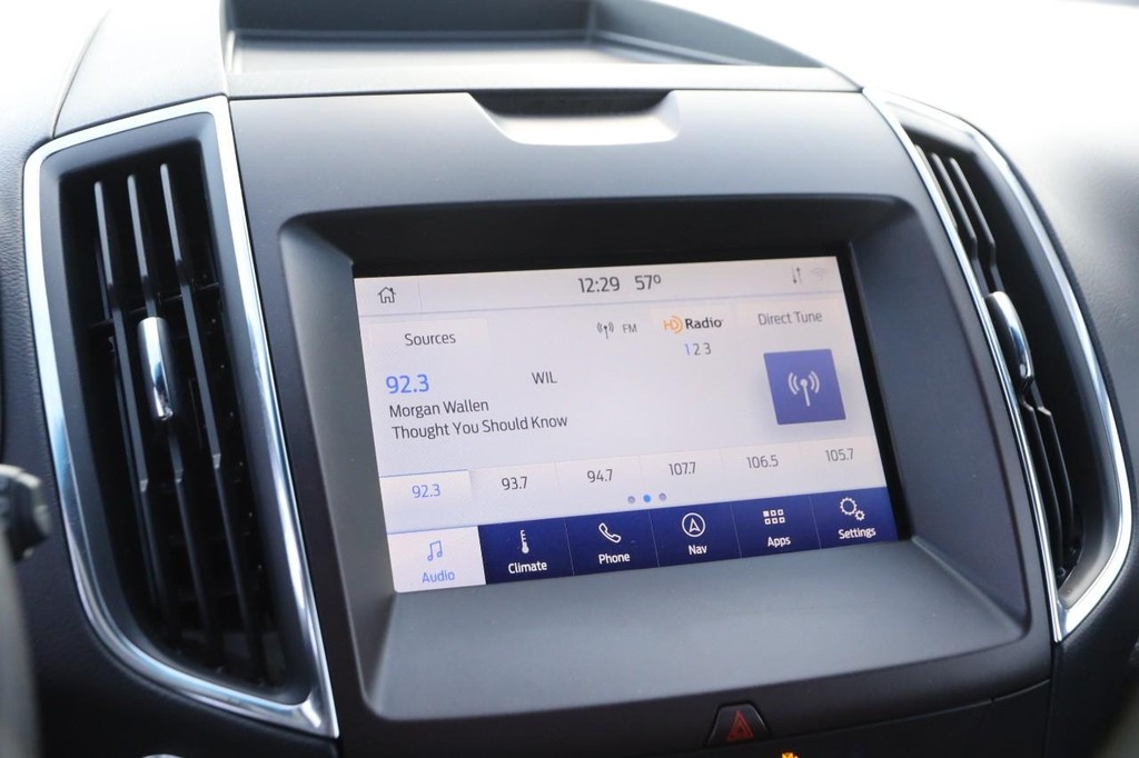 Ford Edge Vehicle Image 16