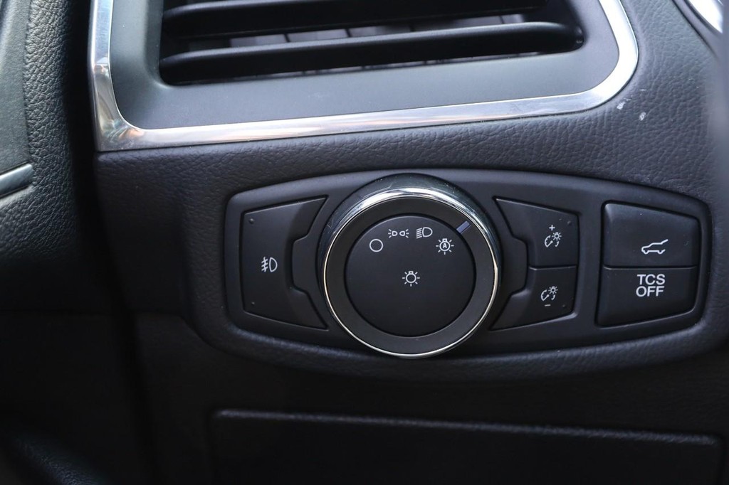 Ford Edge Vehicle Image 20