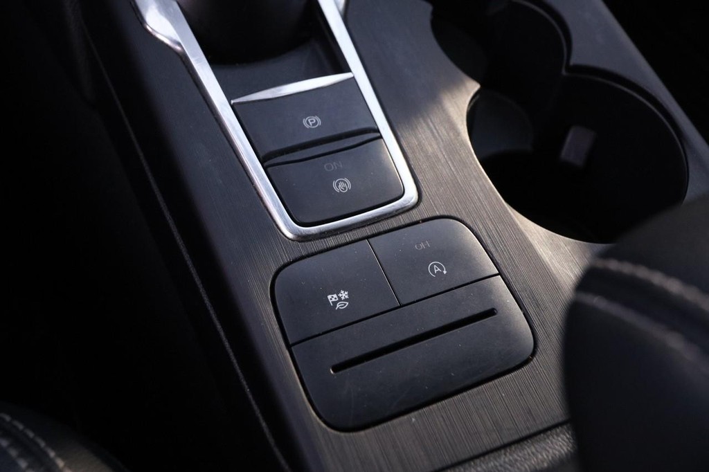 Ford Escape Vehicle Image 19