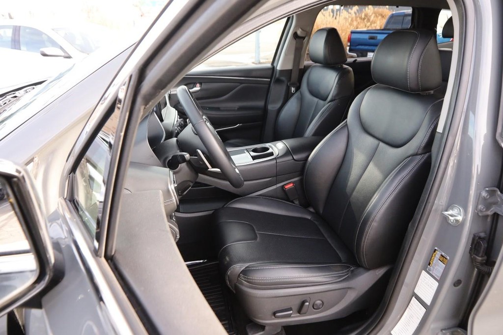 Hyundai Santa Fe Vehicle Image 10