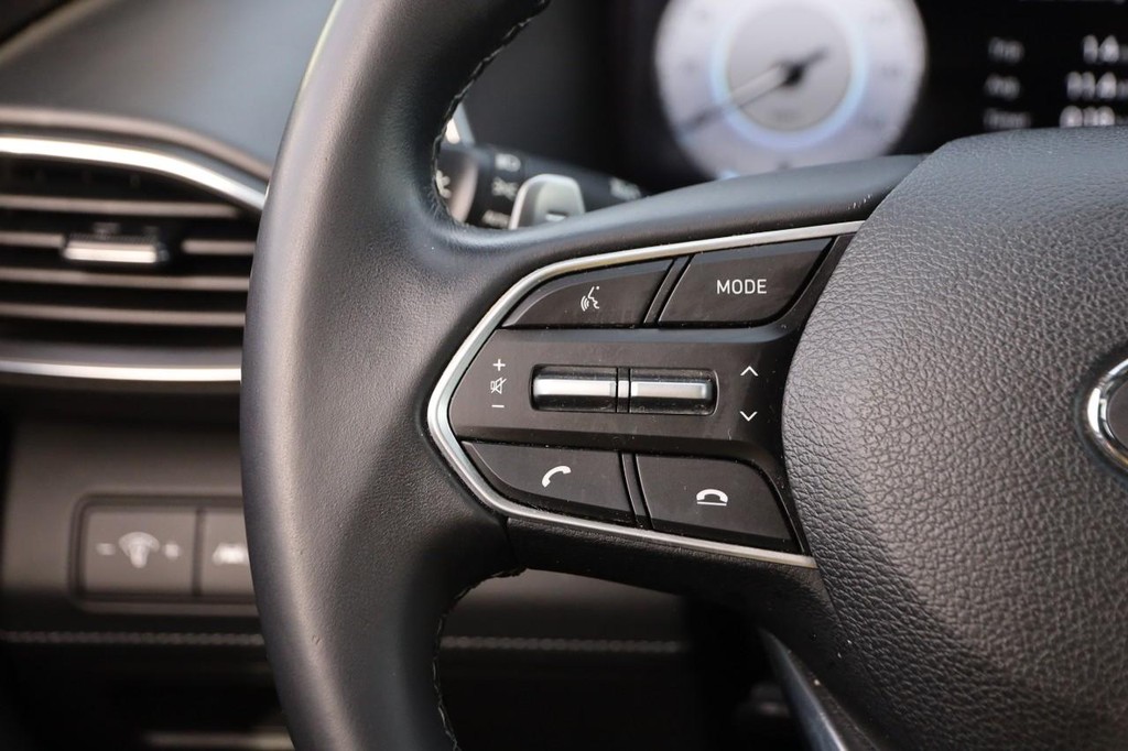 Hyundai Santa Fe Vehicle Image 13