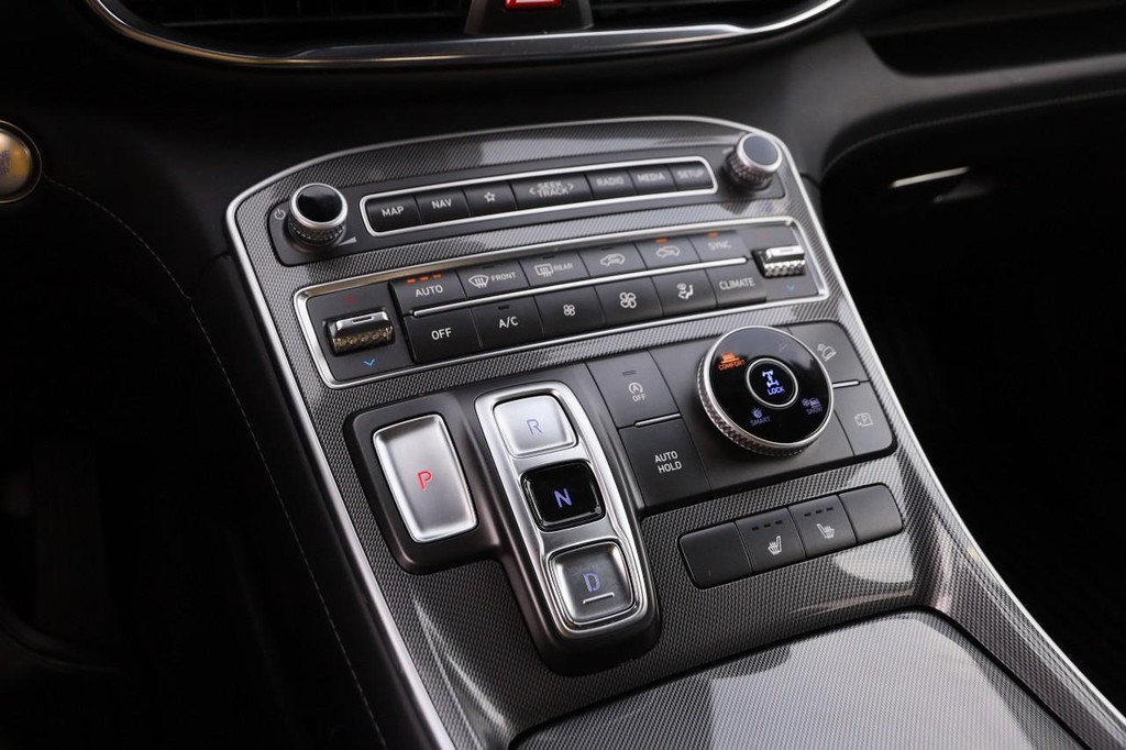 Hyundai Santa Fe Vehicle Image 19