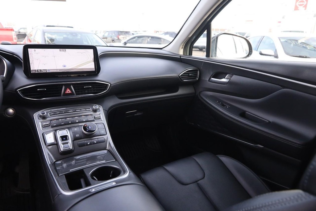 Hyundai Santa Fe Vehicle Image 25