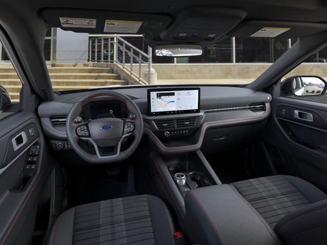 Ford Explorer Vehicle Image 09