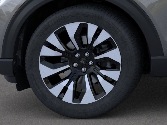 Ford Explorer Vehicle Image 18