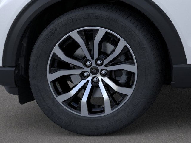 Ford Explorer Vehicle Image 19