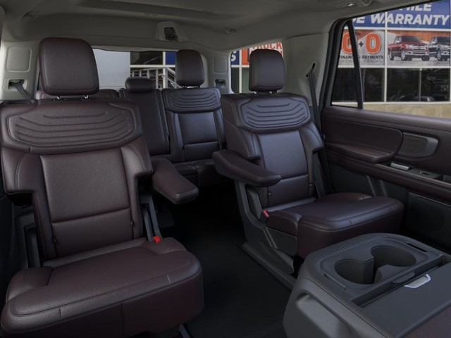 Ford Expedition Vehicle Image 11