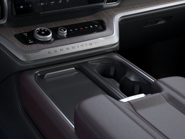 Ford Expedition Vehicle Image 15