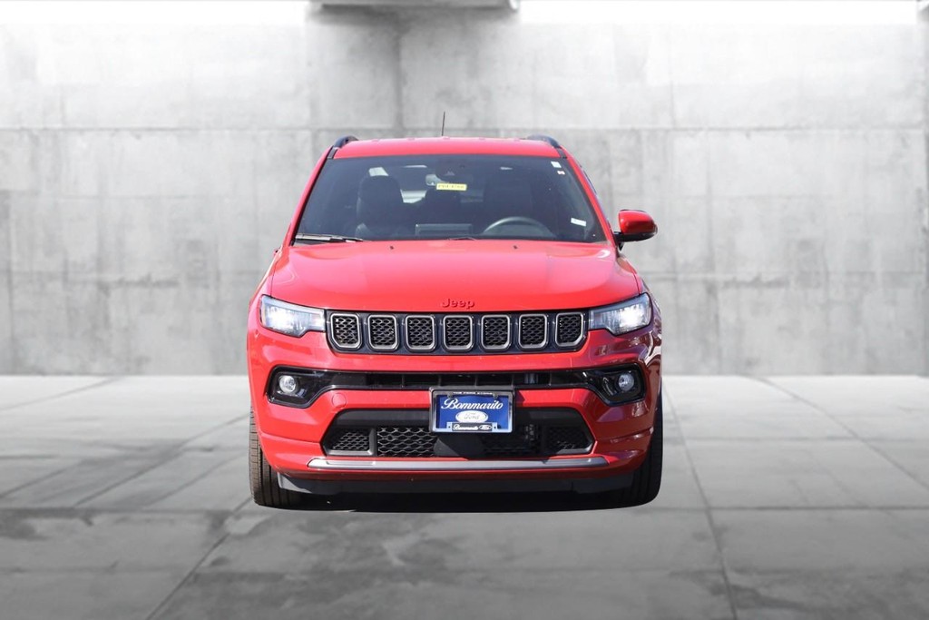 Jeep Compass Vehicle Full-screen Gallery Image 4